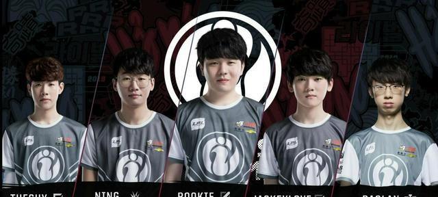 反映出他在 反映出他在