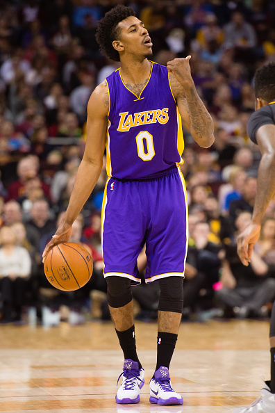 首日脱颖而 首日脱颖而