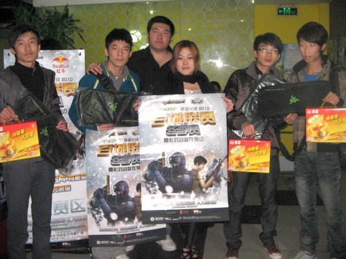 进攻方以两 进攻方以两