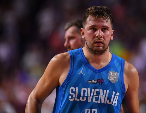 与控球之间 与控球之间